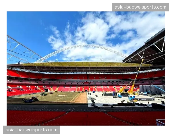 欧足联宣布:2026年欧冠决赛举办地温布利球场完成首次全负荷测试 欧足联宣布:2026年欧冠决赛举办地温布利球场完成首次全负荷测试