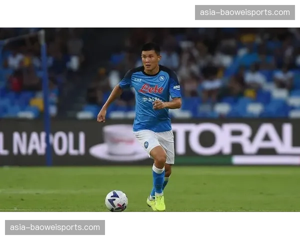 上海海港官方确认:新援韩国国脚中场金玟哉膝伤痊愈,进入下轮大名单。 上海海港官方确认:新援韩国国脚中场金玟哉膝伤痊愈,进入下轮大名单。