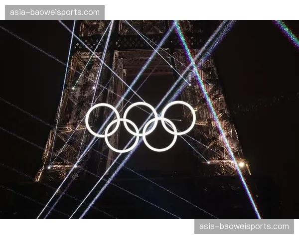 直击巴黎奥运会游泳场馆:索镇泳池完成最后灯光调试